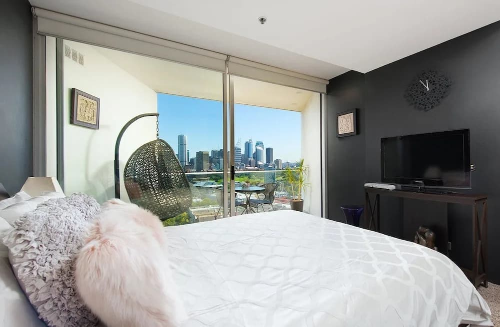 TT1111 Split Level Harbour Views - photo 4