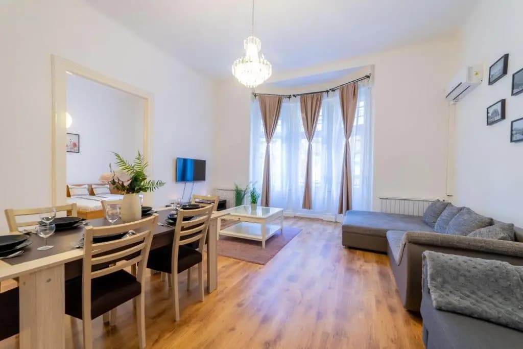 Real Apartments Lovag - photo 4