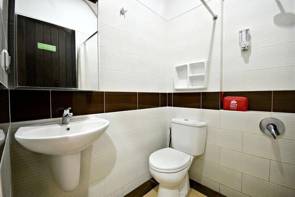 ZEN Rooms Tebet Gudang Peluru - photo 10
