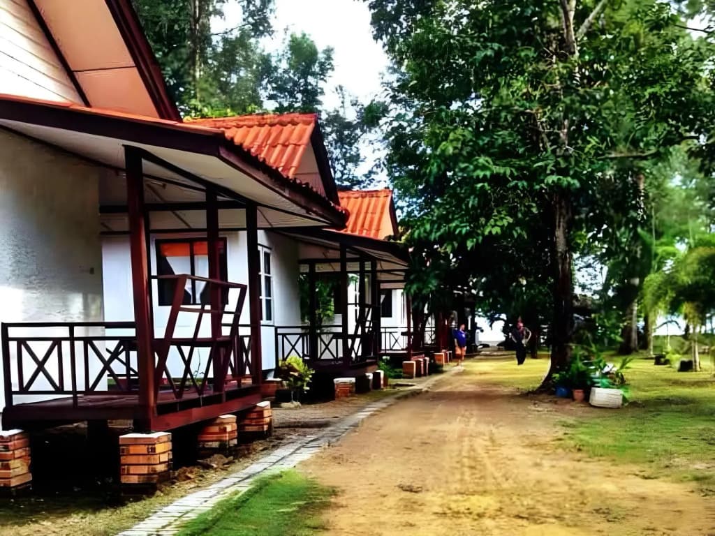 J2B Beach Bungalows - photo 18