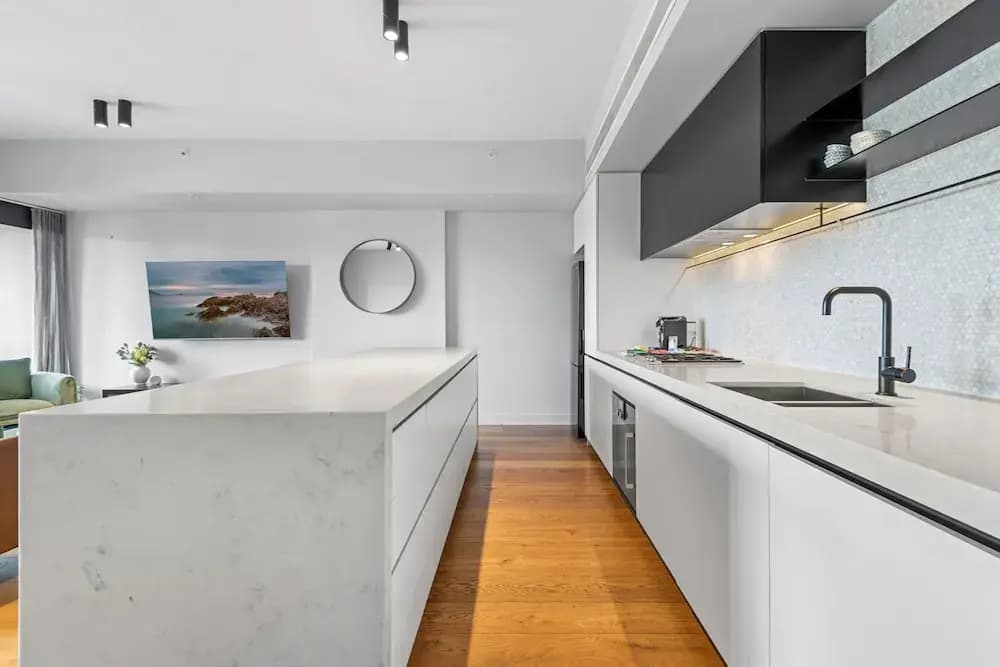 Stylish & Spotless 2-bed Apartment in St Kilda - photo 6