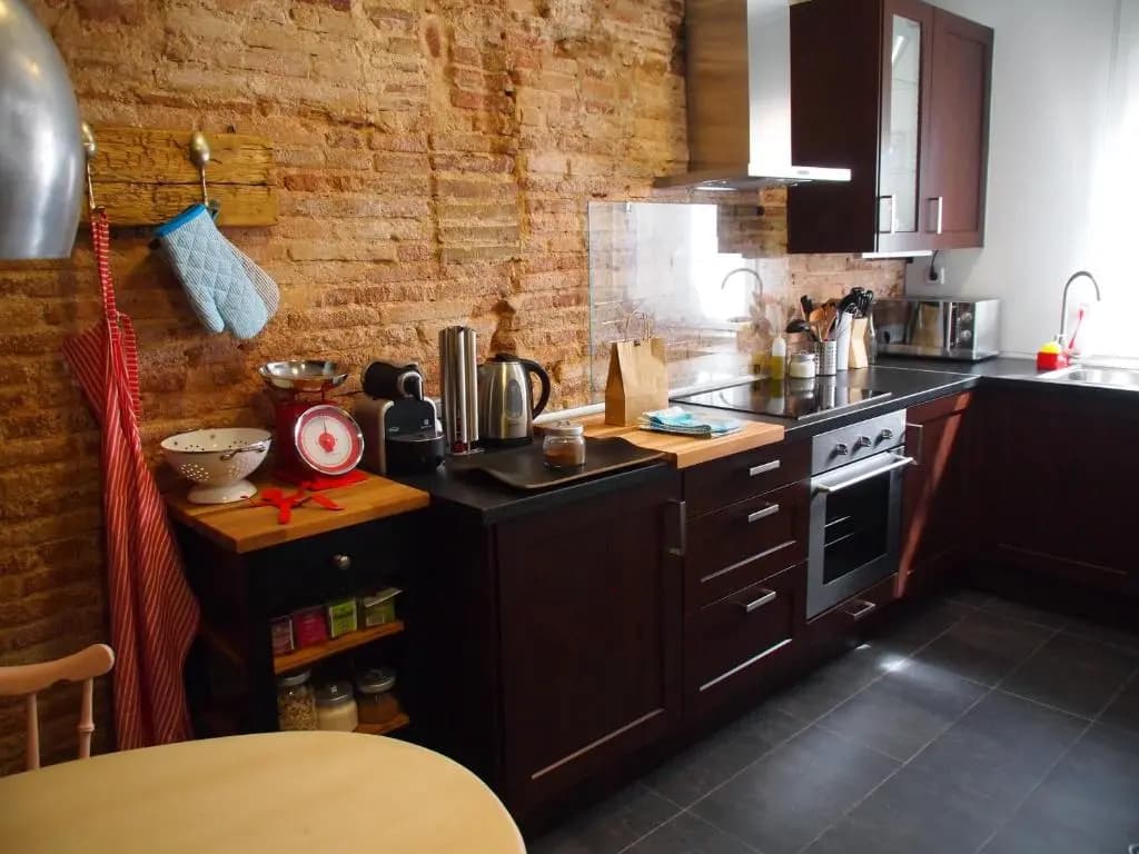 Mr. Serrano Apartments - photo 11