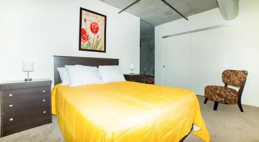Hollywood Oriel Apartment - photo 4