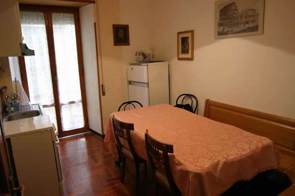 Vatican Rooms Guest House - photo 13