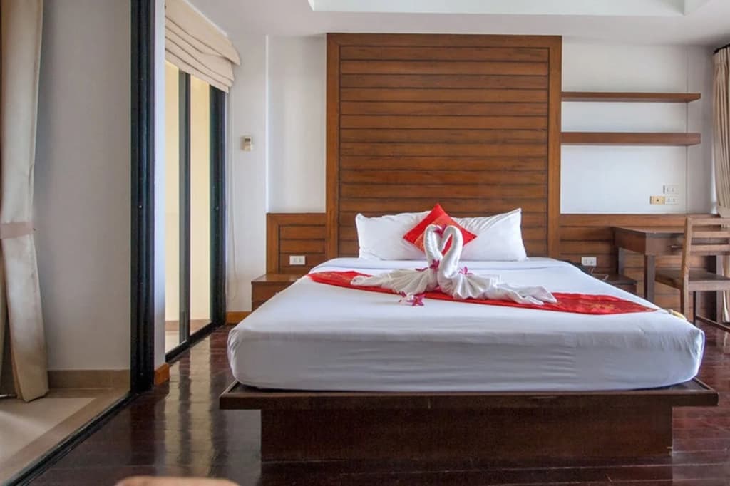 Chaweng Lakeview Condotel - photo 7