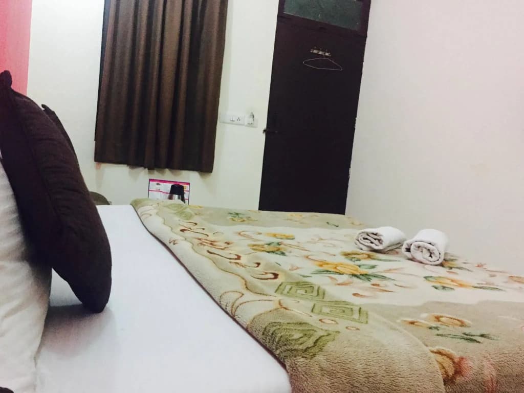 OYO 9148 Hotel Global Inn - photo 3