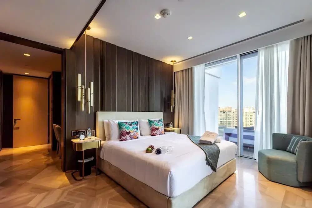 DXB - Five - 41309 - PJ - photo 5