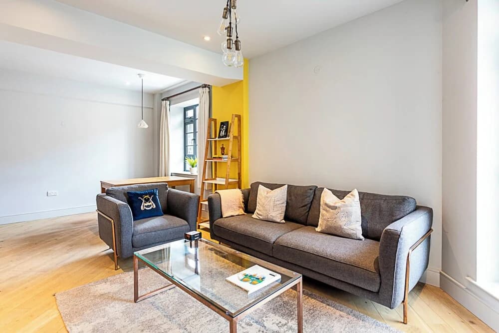 Modern Brentford Flat - photo 10