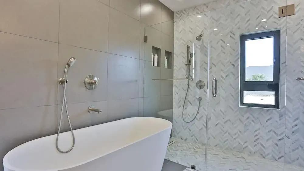 Spacious 5 Bedroom West Hollywood Home With Pool - photo 8
