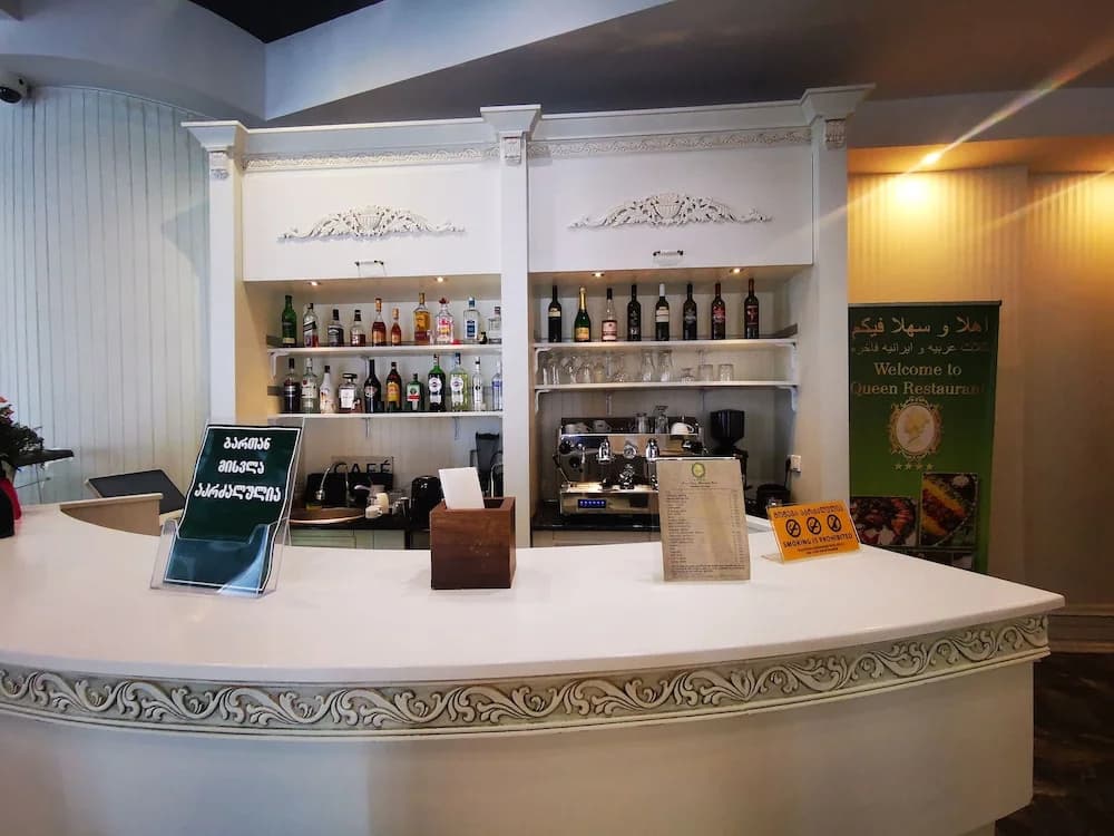 Green Queen Hotel - photo 29