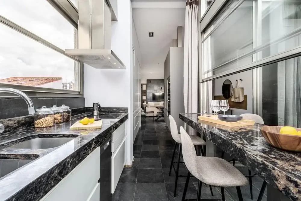 Monroe - 2 Bedrooms in Chueca - photo 8