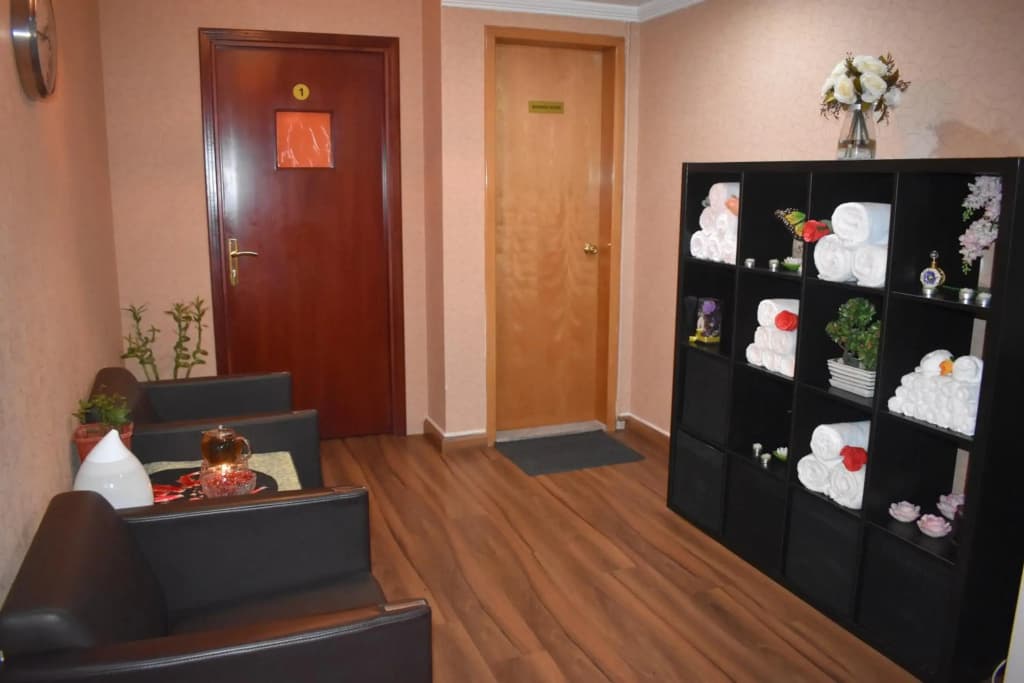 Emirates Plaza Hotel - photo 11