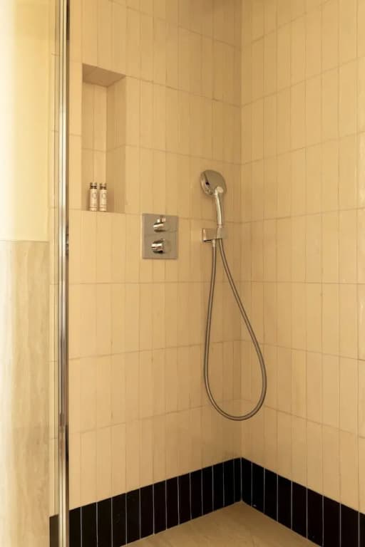 Modern Appartement a/c 2br/4p - Montmartre - photo 8