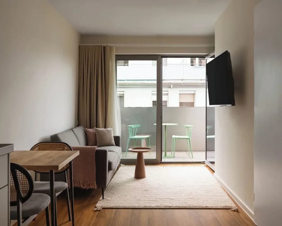 Limehome Vienna Vivenotgasse - photo 3