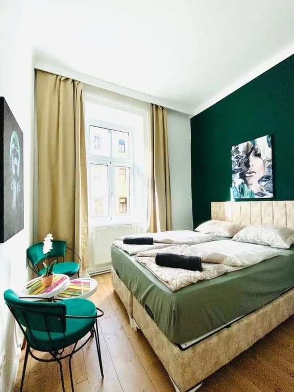 Spacious 8BR Apt with Terrace 16P - photo 5