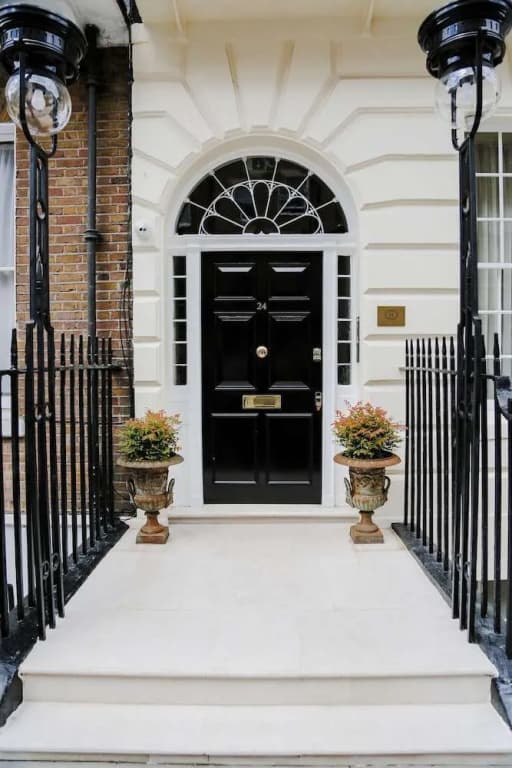 Henry's Townhouse - photo 1