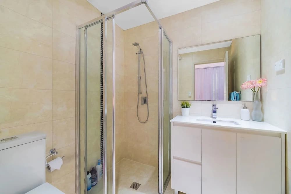 Near Airport & Train Station Stylish Two-Story Apartment - photo 8