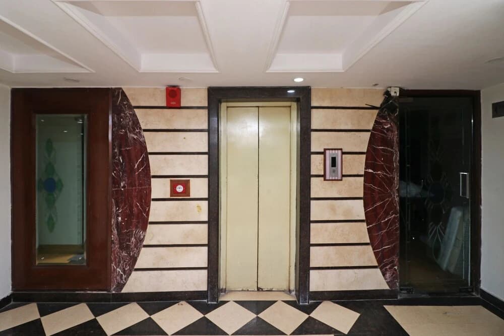 OYO 10848 Hotel Geeson - photo 11