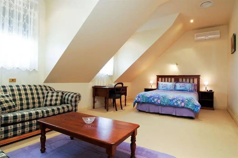 Melba Lodge - photo 4