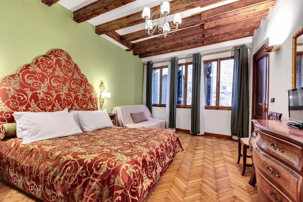 Byron San Marco by Wonderful Italy - photo 1