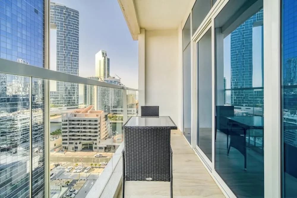 Bright Studio With Mesmerizing Canal And City View - photo 7