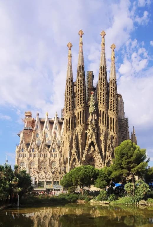 Barcelona & You Hostel Sagrada Familia - main photo