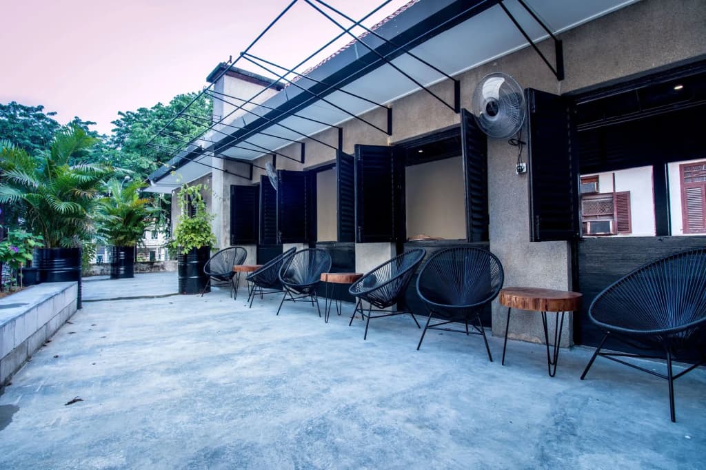 The Brownstone Hostel & Space - photo 18