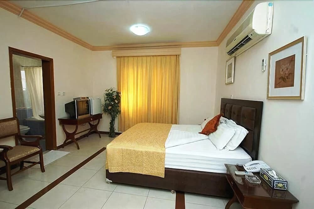 Diamond Hotel - photo 4