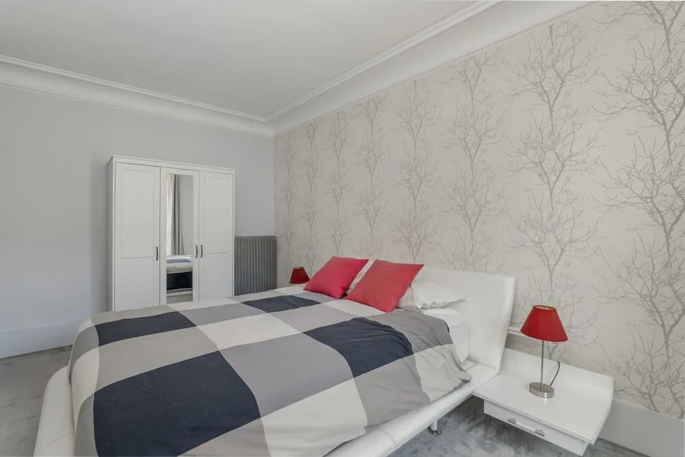 Luxury 4 Bed Residence - Next to Arc de Triomphe - photo 19