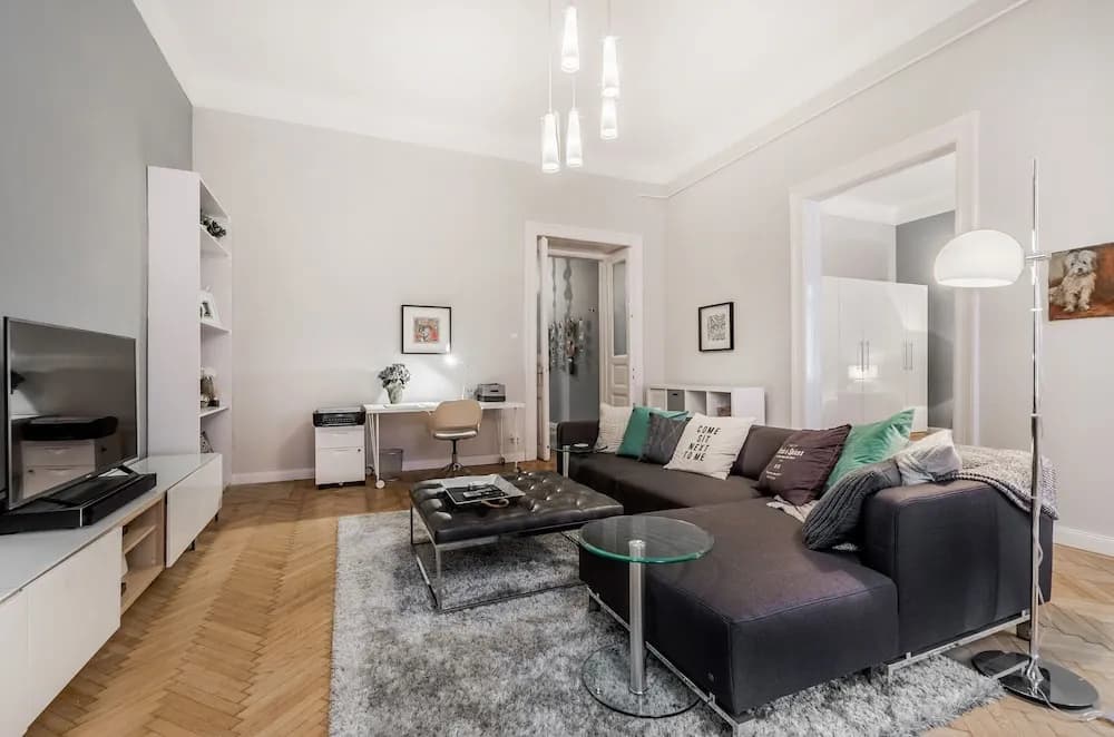 Knights Seven Apartment - photo 3