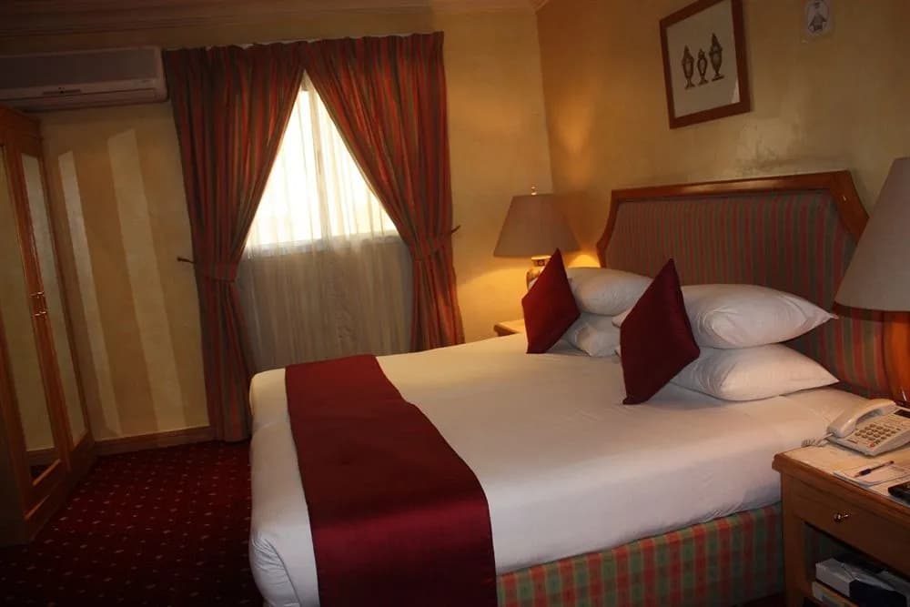 Qatar Palace Hotel - photo 4