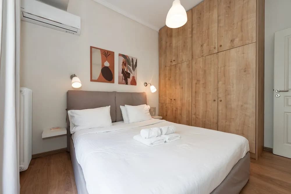 Contemporary Apartment made of Wood and Stone - photo 4