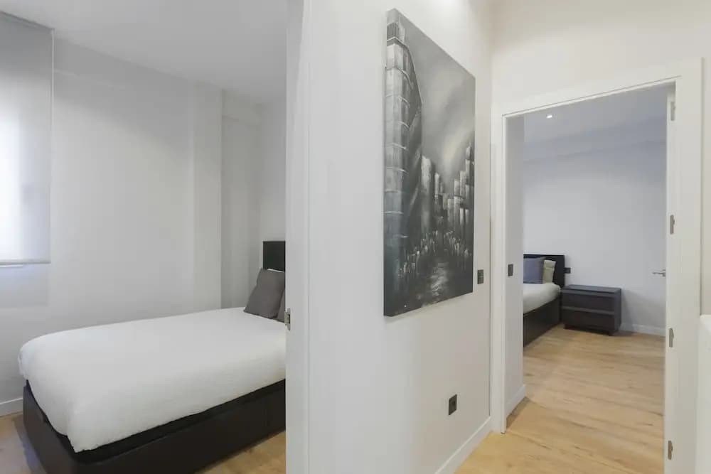 Apartment off Gran Via - photo 3