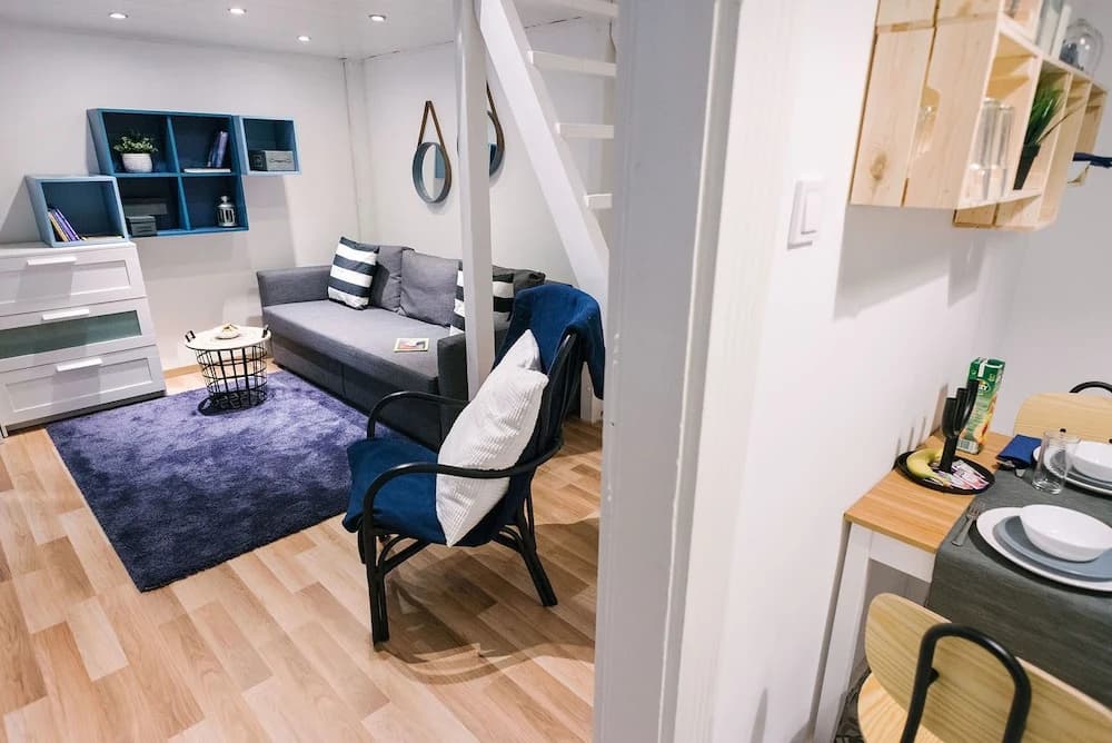 d.Five Golden Hand Luxury Apartment - photo 7