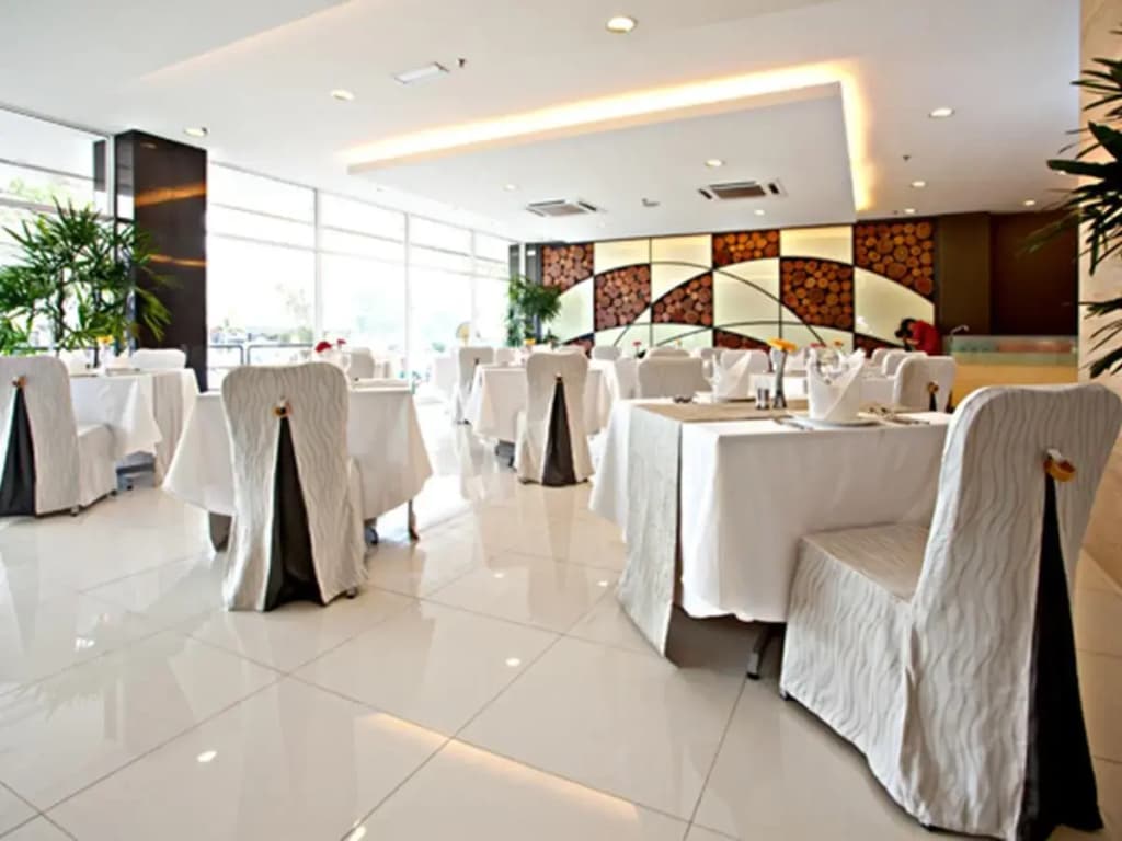 Pinetree Hotel - photo 16