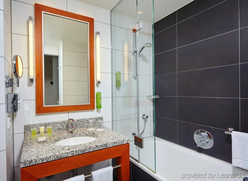 Premier Inn Berlin Alexanderplatz Hotel - photo 9