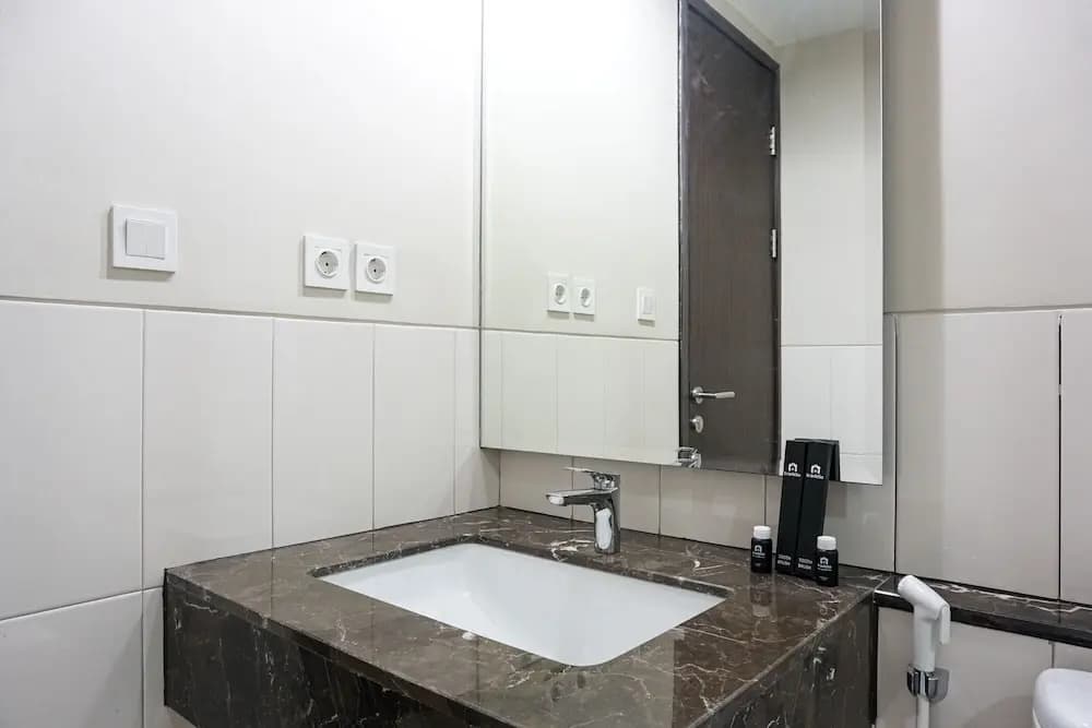 Cozy Studio Apartment at Nine Residence connected to Mall - photo 6