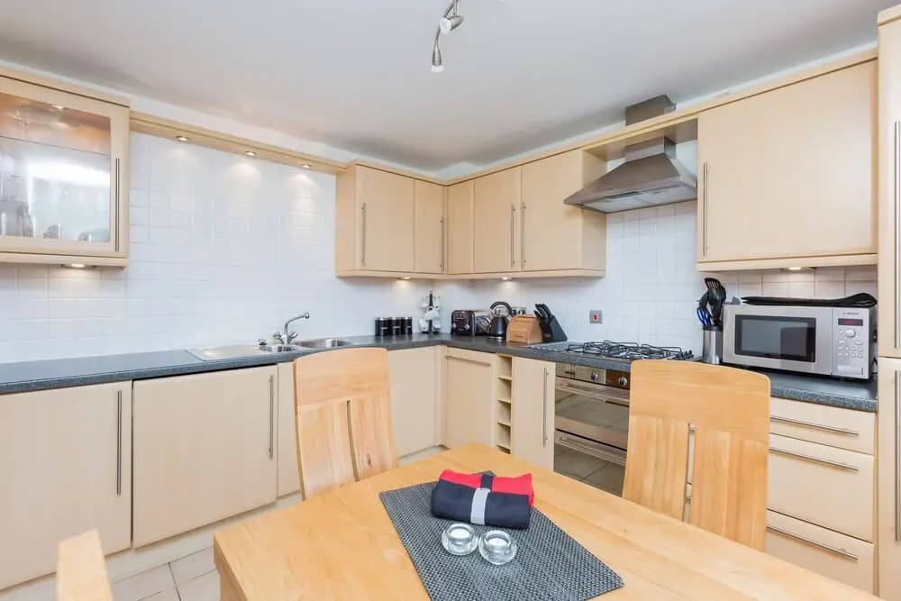 388 Old Tolbooth Wynd Apartment 2 - photo 12