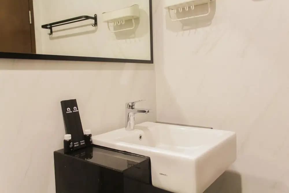 Wonderful Studio at The Newton Ciputra World 2 Apartment - photo 5