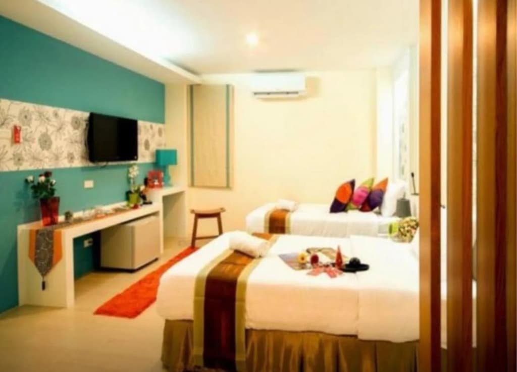 The Konnect Hotel - photo 4