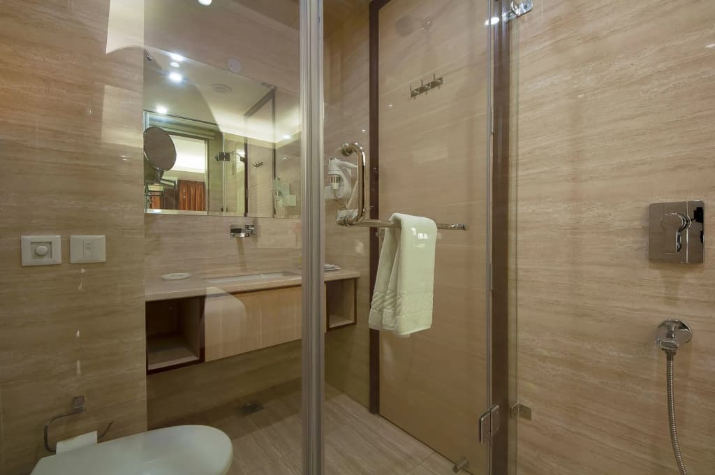 Hotel Golden Grand - photo 10