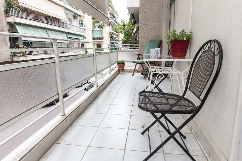 Beautiful Retro Apt in Koukaki - photo 7
