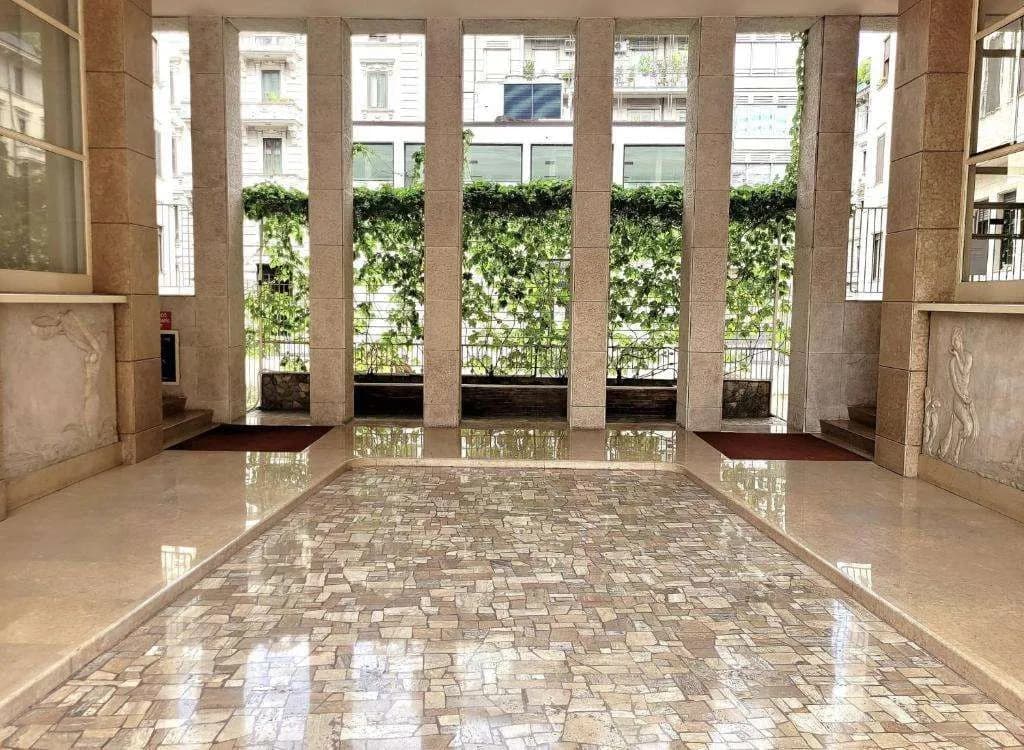 S.Ambrogio Square - photo 9