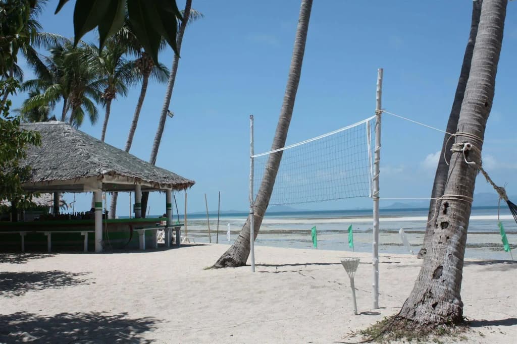 Lime & Soda Beachfront Resort - photo 17
