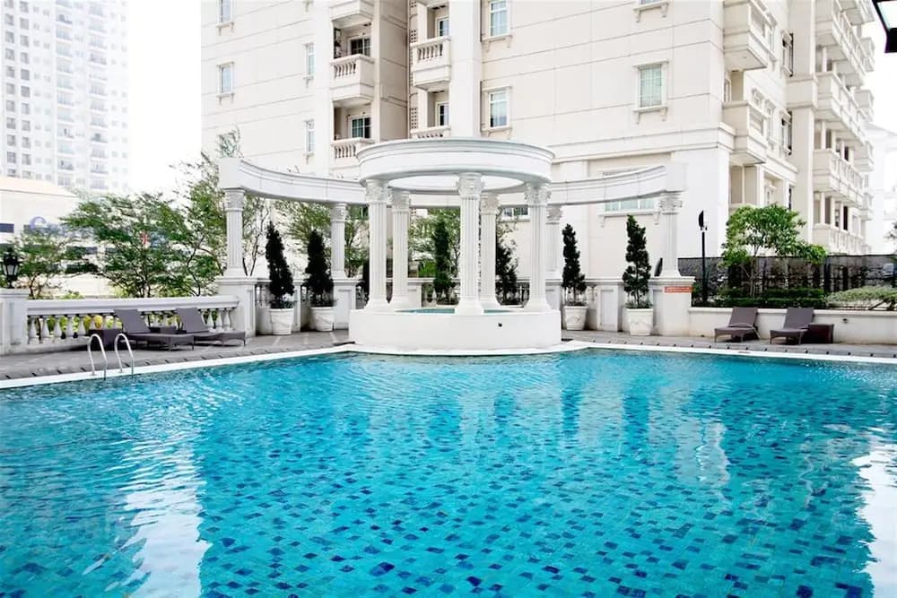 Homey The Bellezza Apartment - photo 13