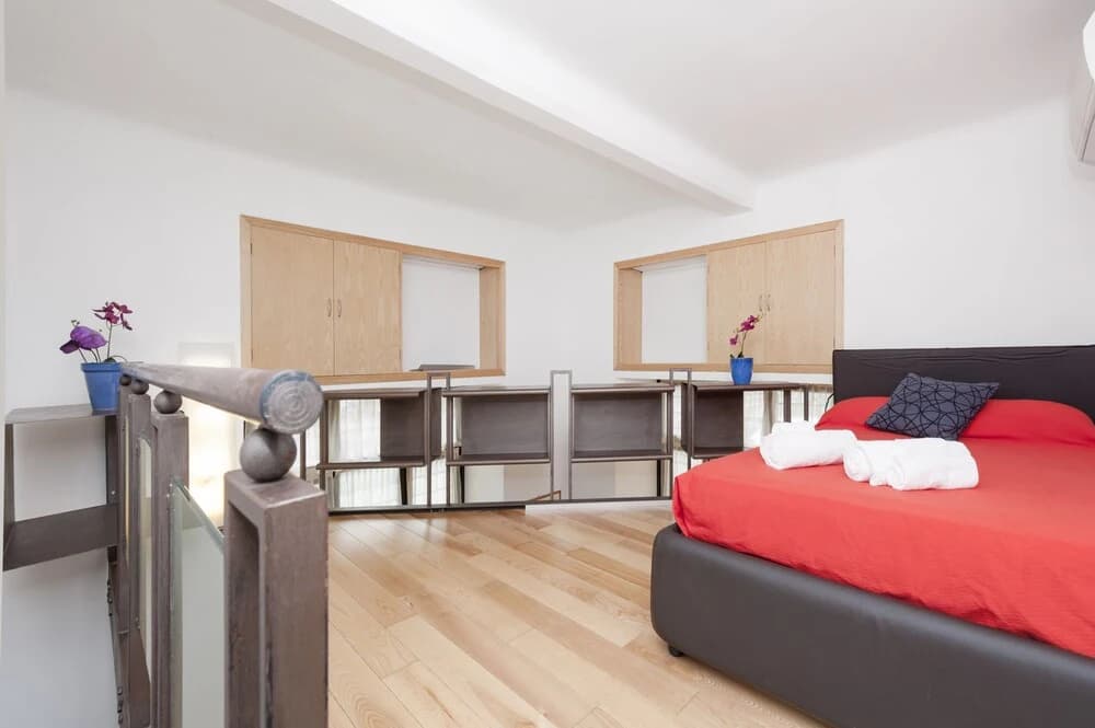 Inviting 3-bed Apartment in Roma 4mins to Colosseo - photo 6
