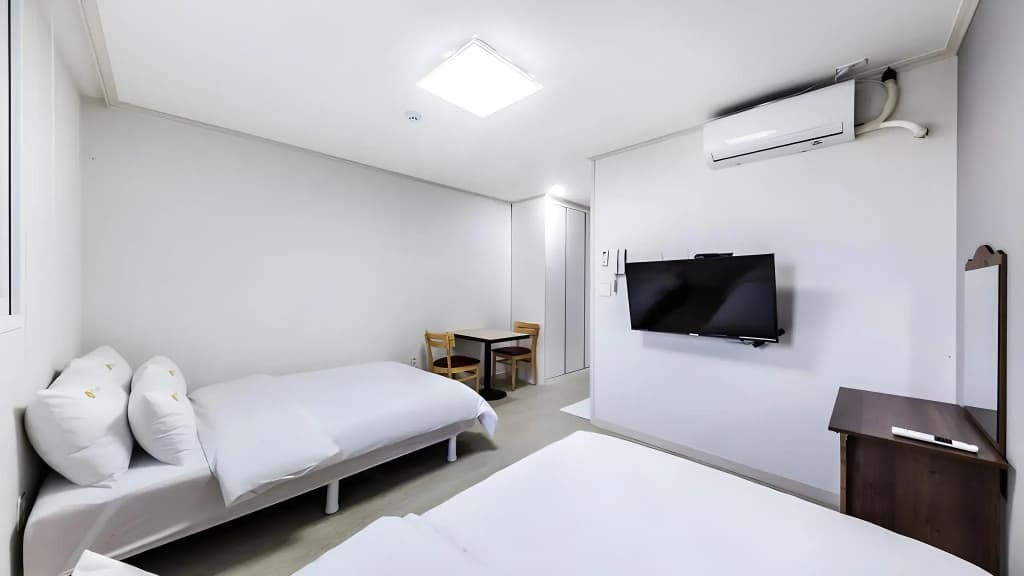 JS Hotel - photo 16