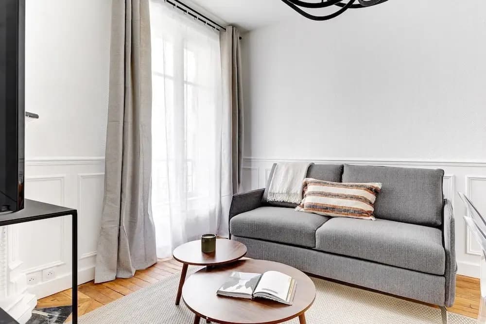 Chic 1BR by Eiffel Tower & Champ de Mars - photo 2