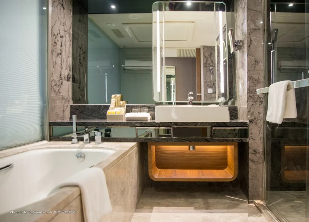 Royal Plaza Hotel - photo 23