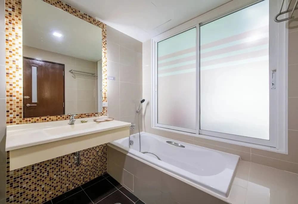 The Kris Resort Hotel - photo 10
